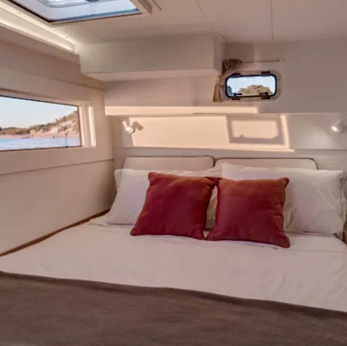 Bonobo | Lagoon 40 photo 9