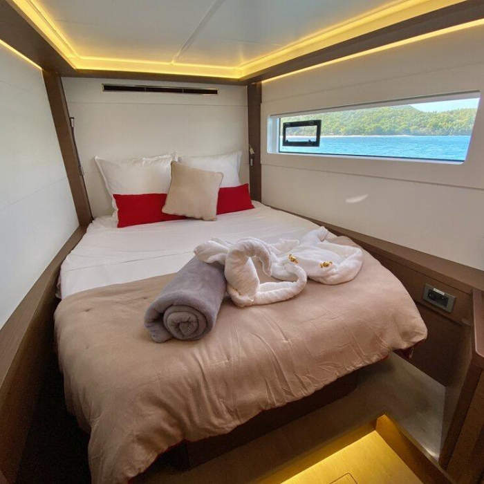 Maryna | Lagoon 46 photo 19
