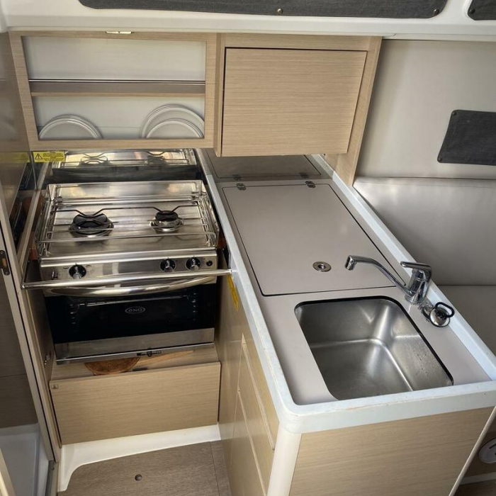 Carina | Oceanis 30.1 photo 11