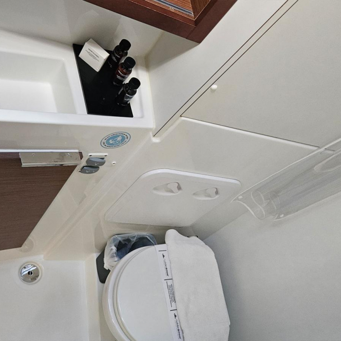 Mithra | Lagoon 40 photo 11