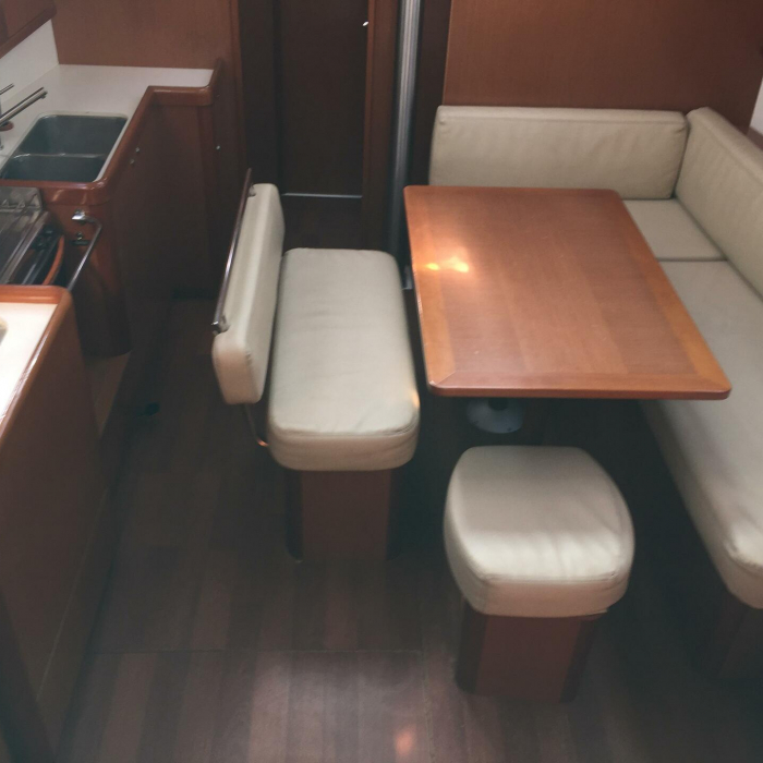 Little Mermaid | Oceanis 43 photo 6