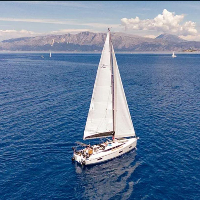 King Julian | Sun Odyssey 36i photo 1