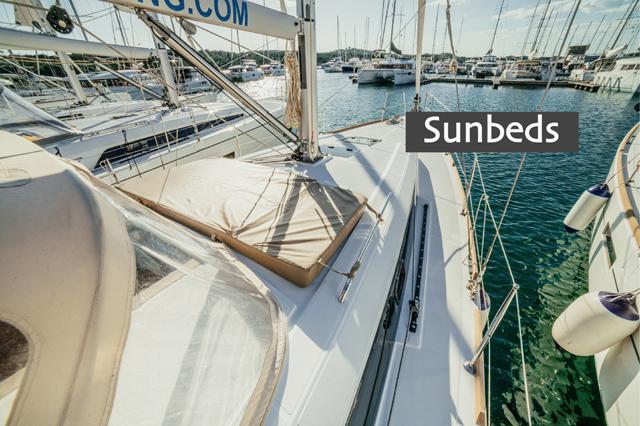 Happy | Oceanis 38 photo 1