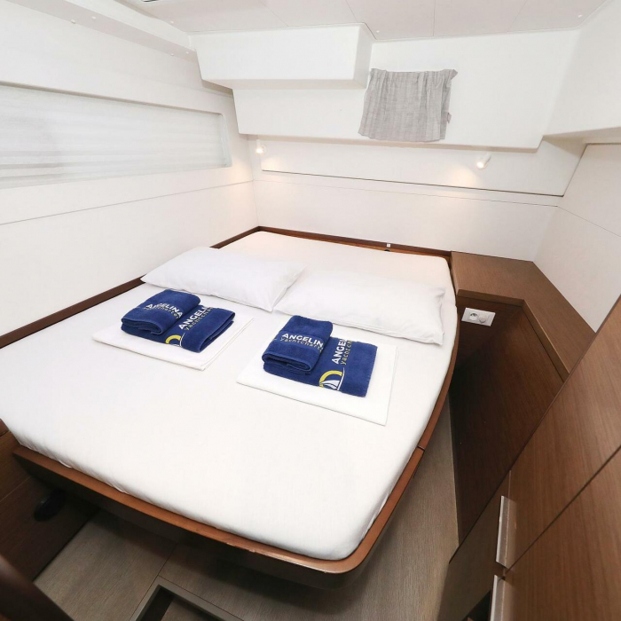 Mars | Lagoon 40 photo 5