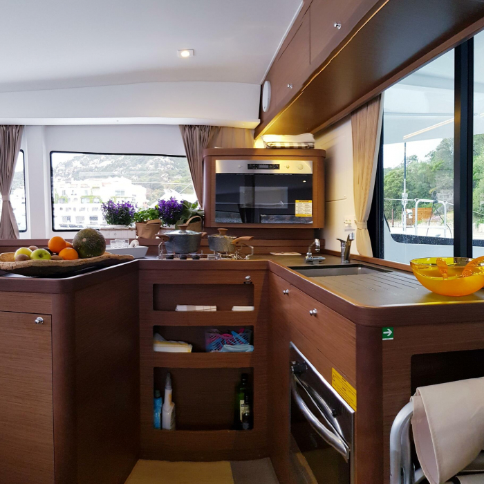 Sea Wolf | Lagoon 42 photo 6