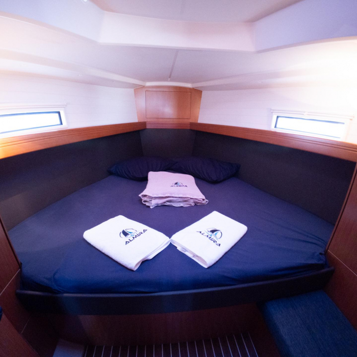 Almira | Bavaria Cruiser 37 photo 11