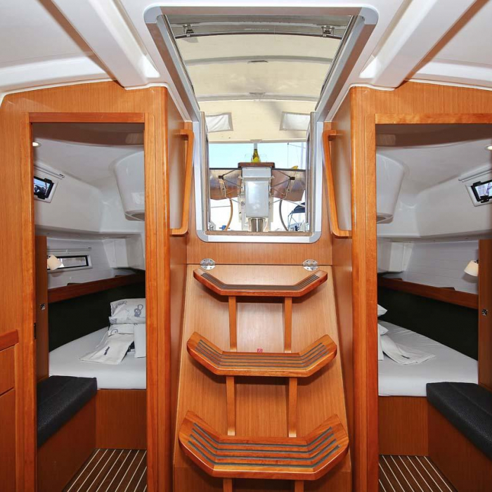 Oracle | Bavaria Cruiser 37 photo 14