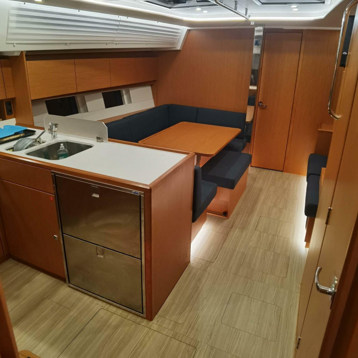 Prestige | Bavaria C45 photo 2