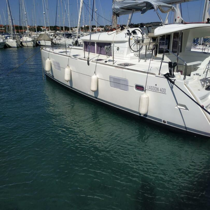 Atlantic | Lagoon 400 photo 9