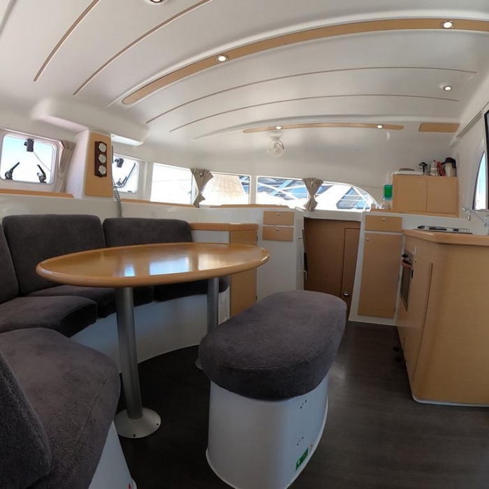 Suncity 1 | Lagoon 380 photo 8