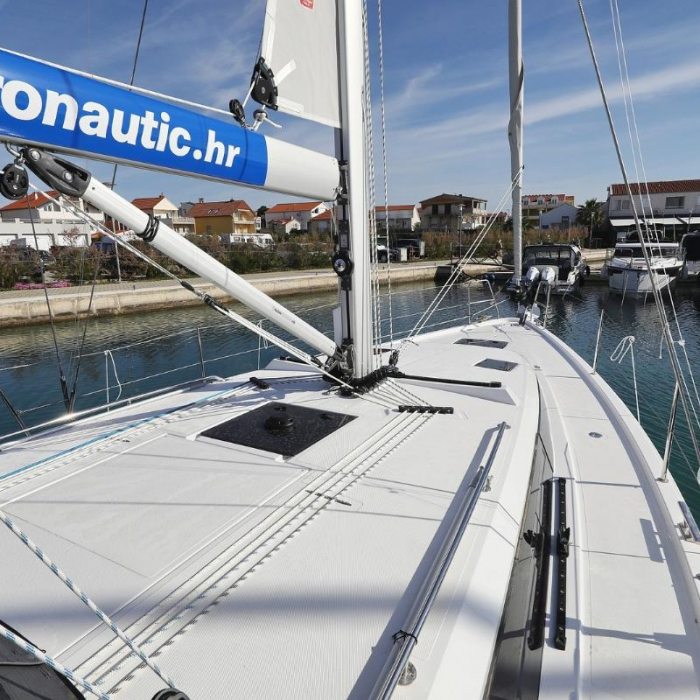 Summertime | Bavaria C42 photo 4