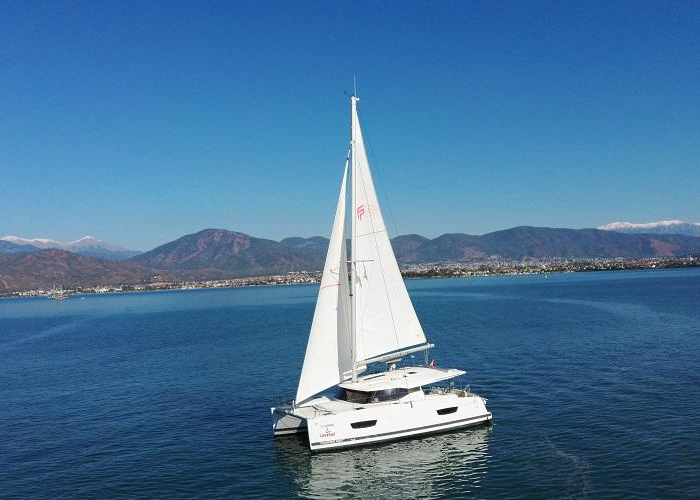 El Camino | Fountaine Pajot LUCIA 40 photo 4
