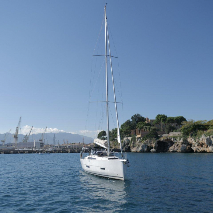 Bloody Mary | Dufour 430 photo 5