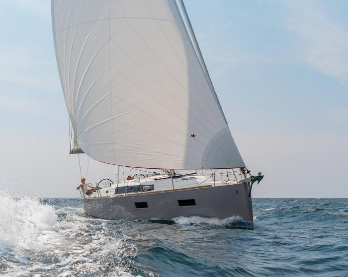 Caroline | Oceanis 38 photo 1