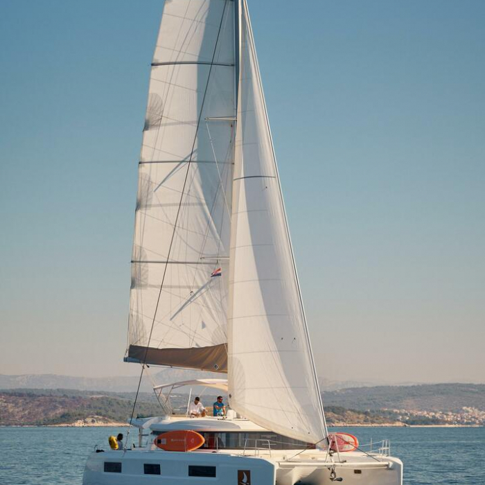 Sophie | Lagoon 46 photo 4