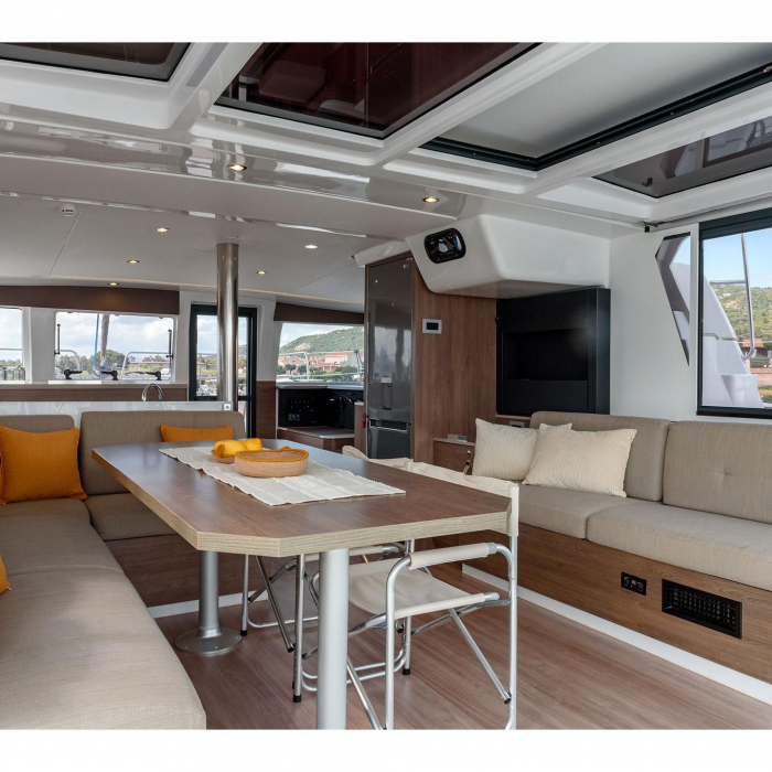 ORSA 5 - A/C, Generator, Water maker | Bali 4.2 photo 4