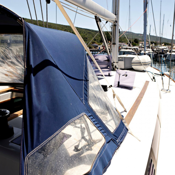 Elise af Sweden | Sun Odyssey 519 photo 2