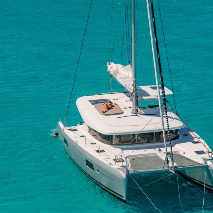 HeyBlue | Lagoon 42 photo 16