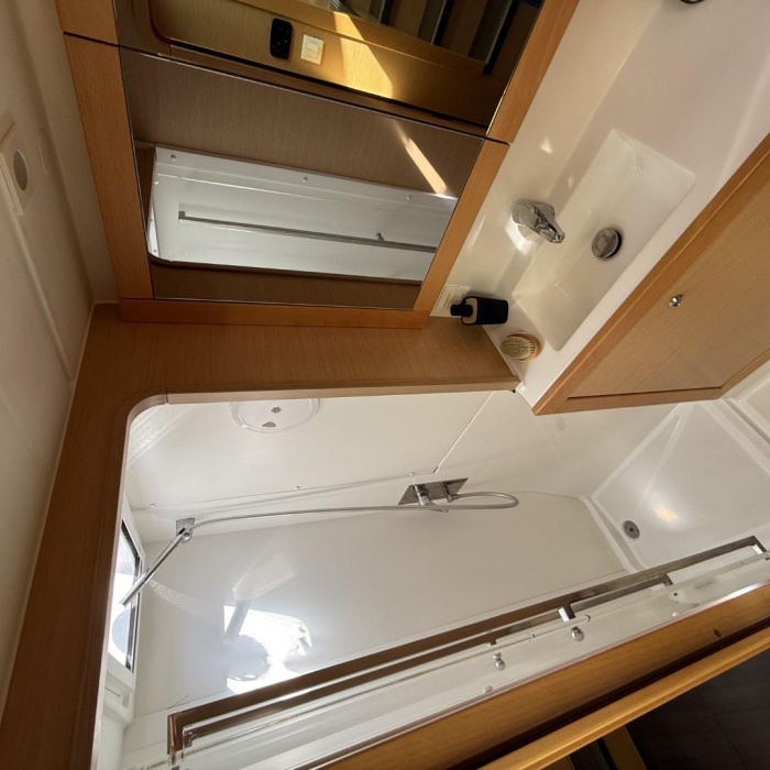 Cava | Lagoon 39 photo 13