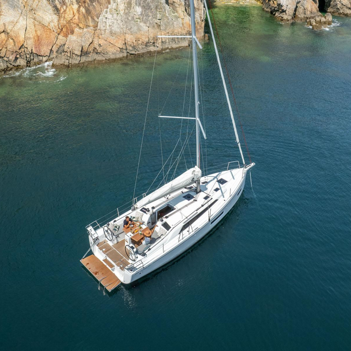 Uraz | Oceanis 37.1 photo 3