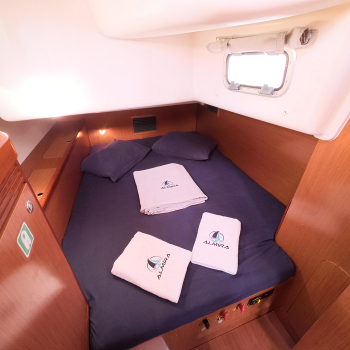 Lilium | Beneteau 43 photo 21