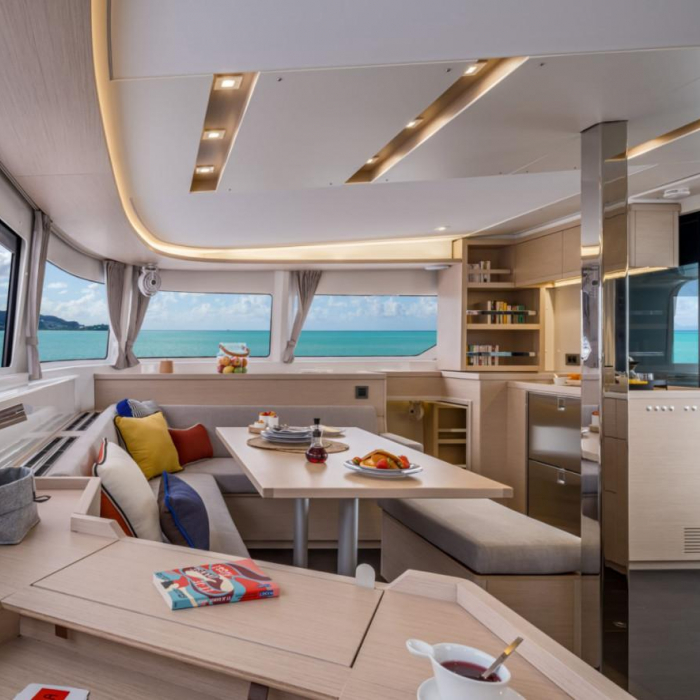 Overseas | Lagoon 46 Flybridge photo 29