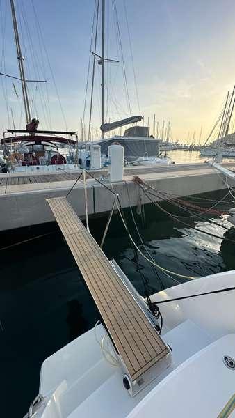 Branchia | Lagoon 450 Fly photo 4