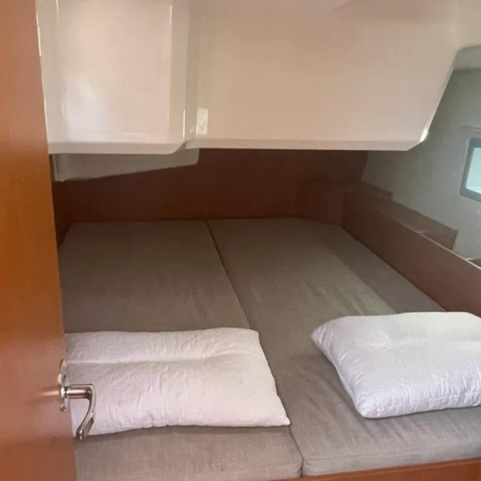 Prestige | Bavaria C42 photo 11