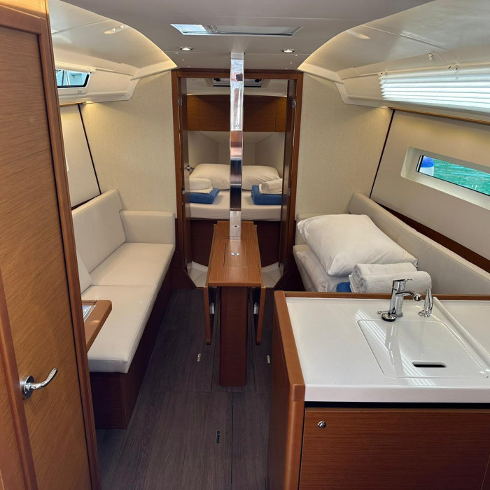 Star Kiss | Sun Odyssey 350 photo 15