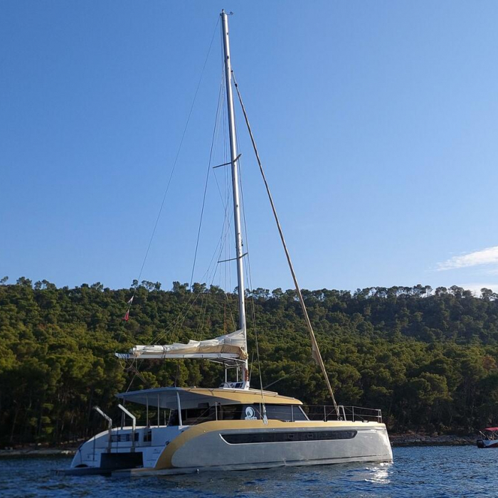 Gold | Luna 49 photo 6