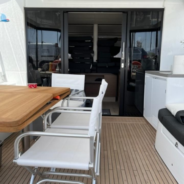 Silhouette | Lagoon 50 photo 11