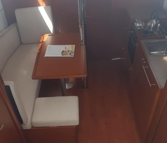 Matilde | Oceanis 38.1 photo 3