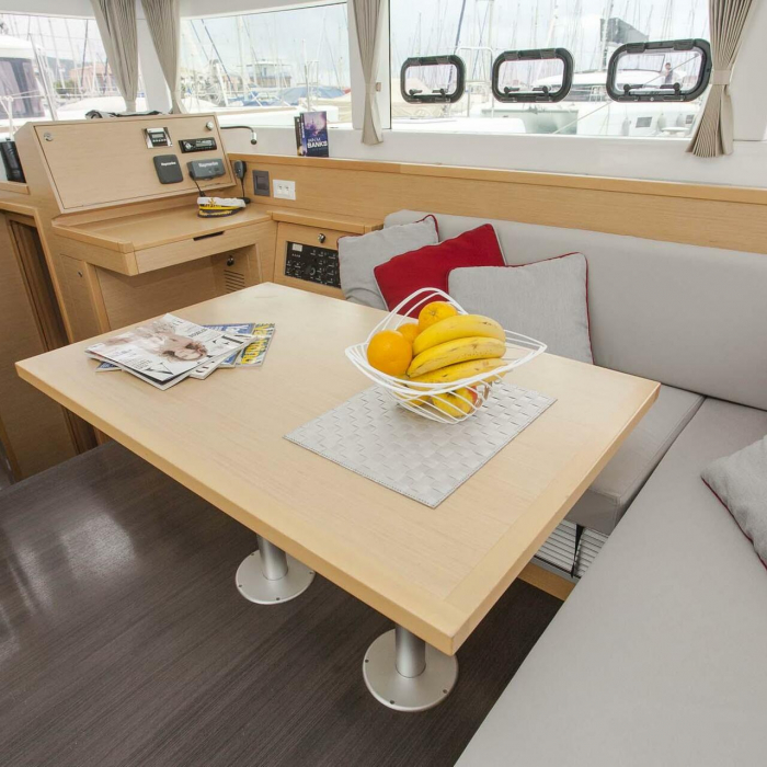 U2 | Lagoon 39 photo 13