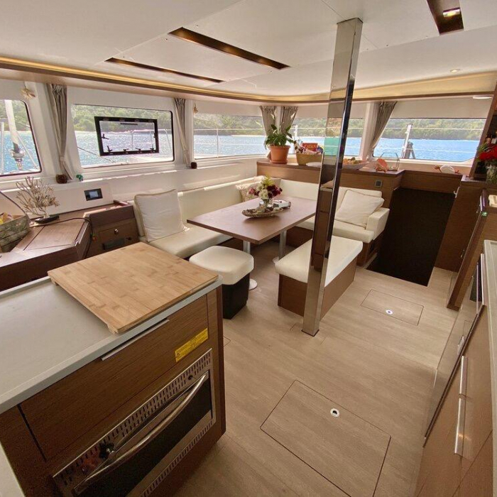 Maryna | Lagoon 46 photo 31