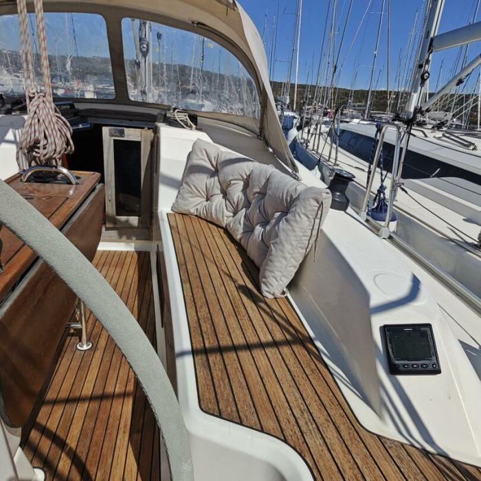 Burin | Bavaria Cruiser 33 photo 14
