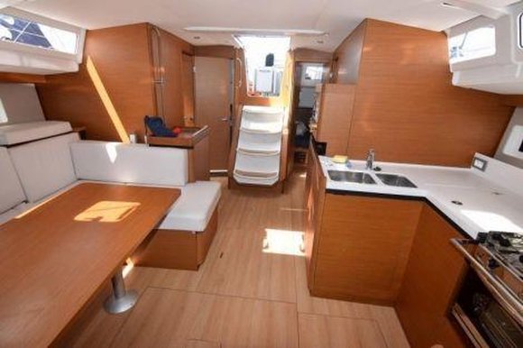 Marina 2 | Sun Odyssey 490 photo 5