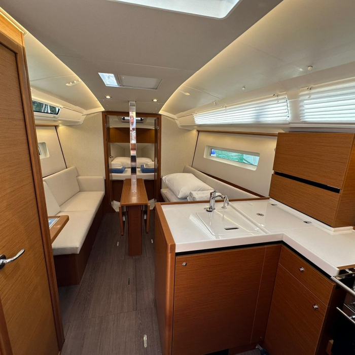 Star Kiss | Sun Odyssey 350 photo 17