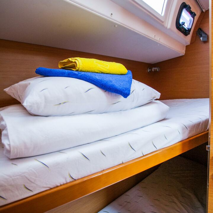 Rock Point | Sun Odyssey 509 photo 16