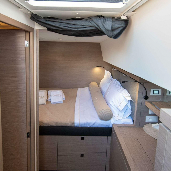 Alegria | Fountaine Pajot photo 8