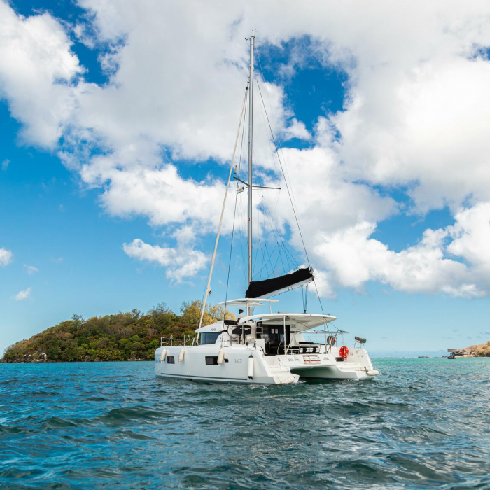 Golden Bride | Lagoon 42 photo 26