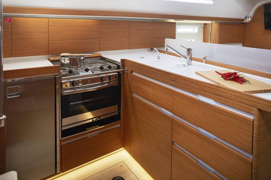 Mirakul | Elan Impression 45