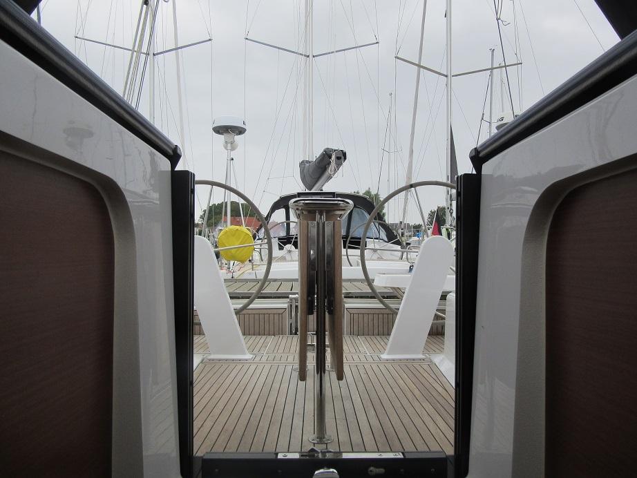 Eight | Hanse 418