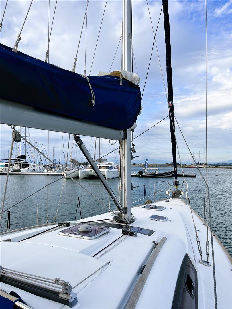 Twins (New sails 2023 - Solar panel-Bow Thruster- A/C) | Oceanis 43+