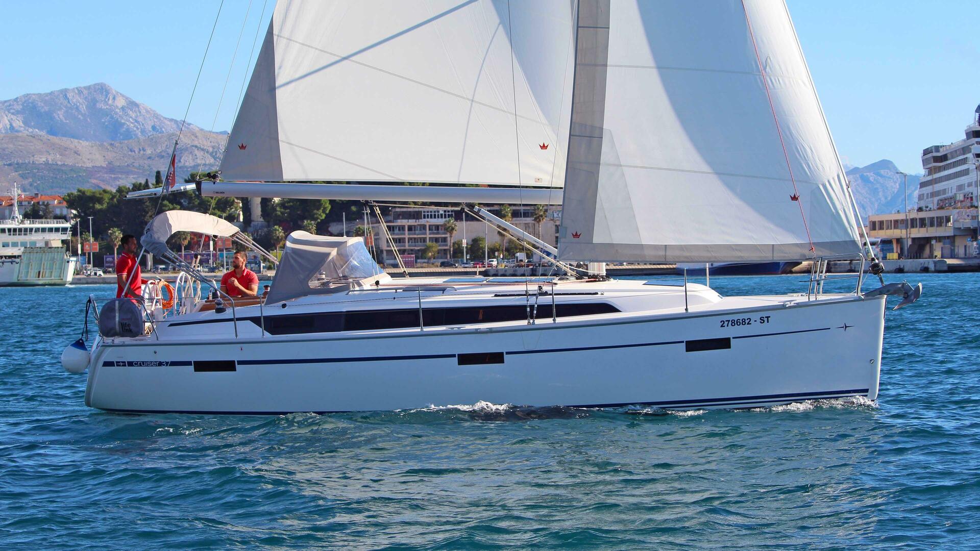 Evala | Bavaria Cruiser 37