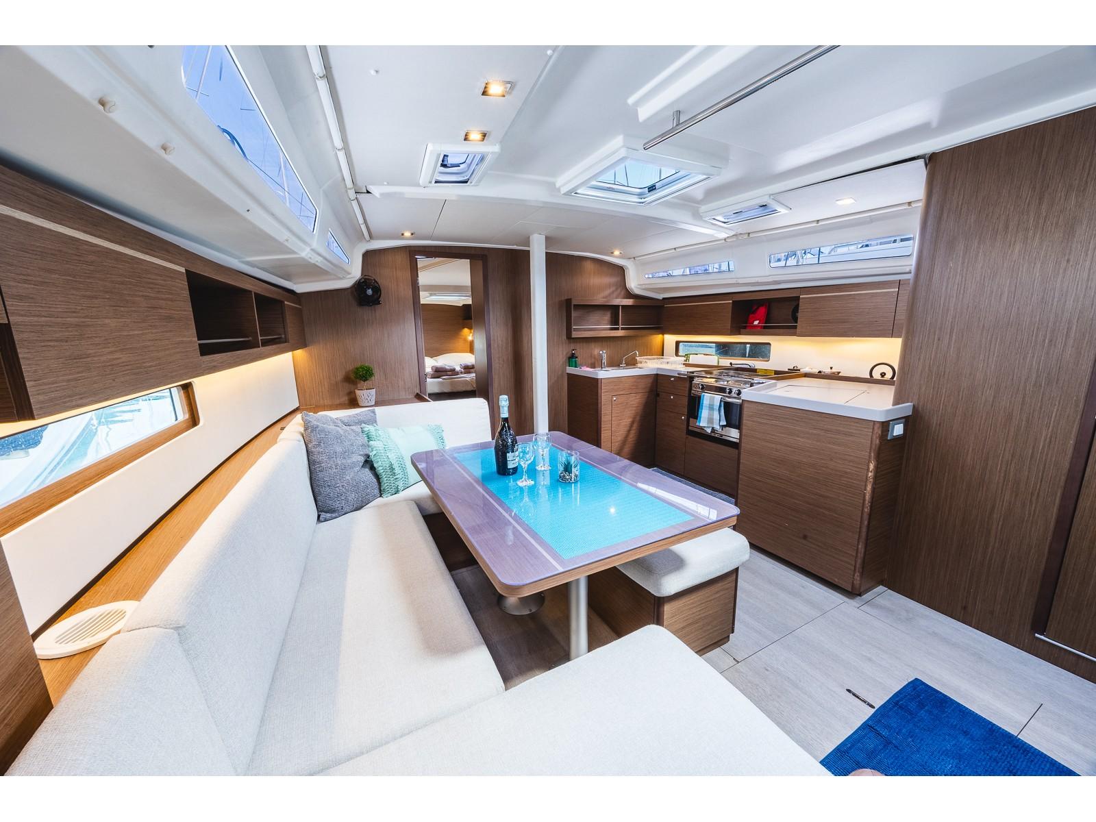 Elma Built 2022 | Oceanis 40.1